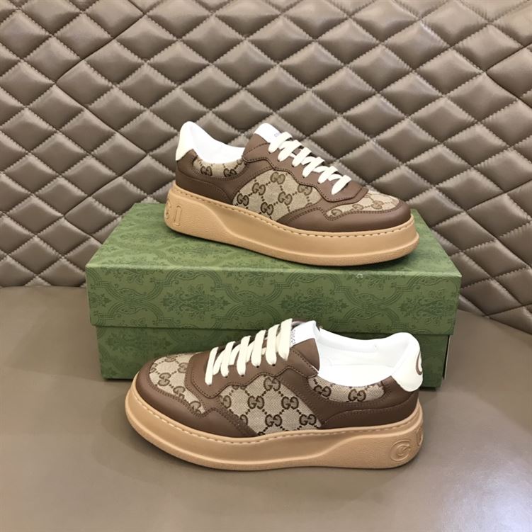 Gvc*1 MEN S GG EMBOSSED SNEAKER   GCC033