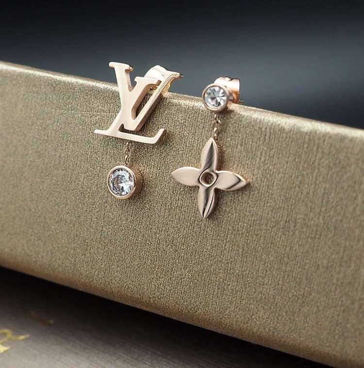 High Quality L0vis Vvtt0n Earring