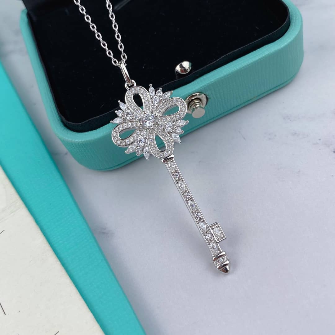 T*f*ny Necklace First Copy