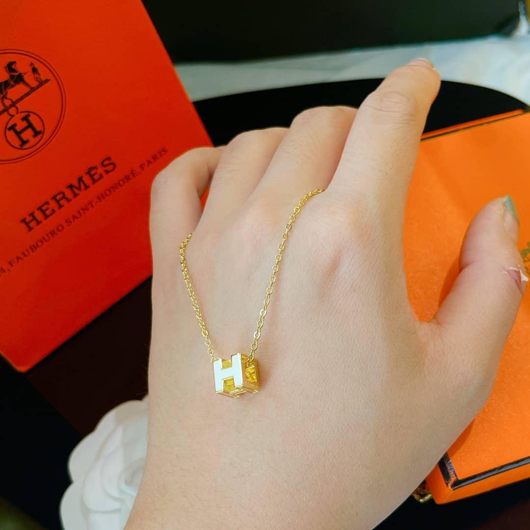 H**me5 Necklace Copy