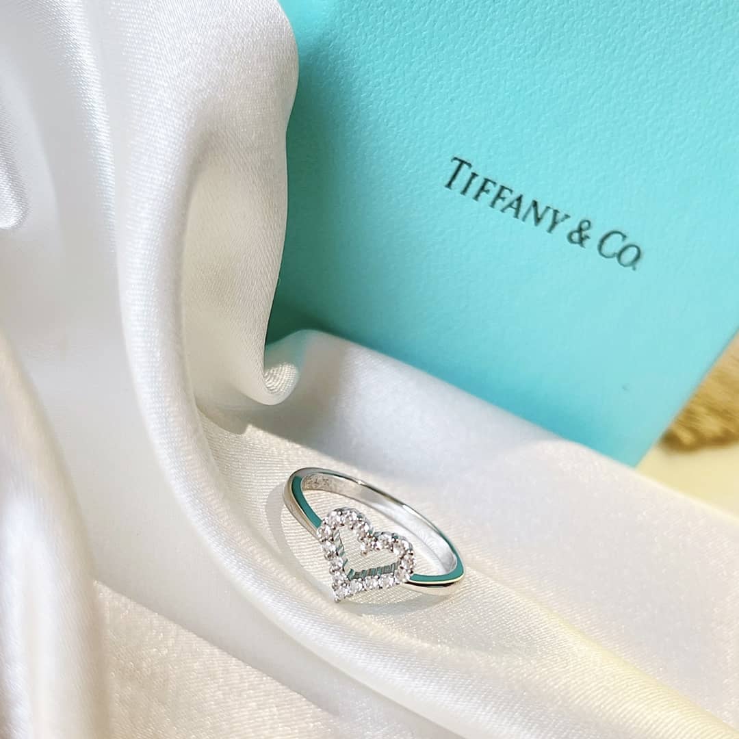 Designer T*f*ny Classic Ring