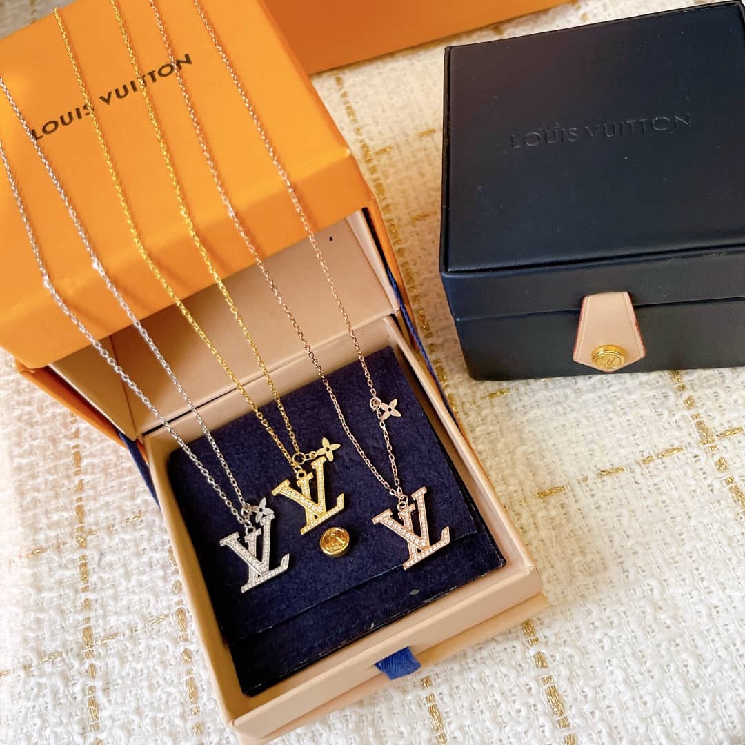Wholesale L0vis Vvtt0n AAA+ Necklace
