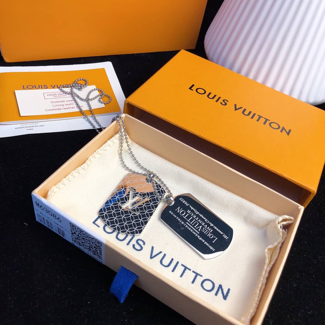 High Quality L0vis Vvtt0n Necklace