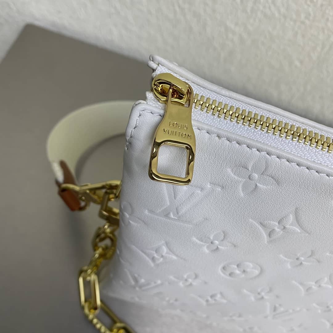 L0vis Vvtt0n 7 Star Chain Clutch Bag White