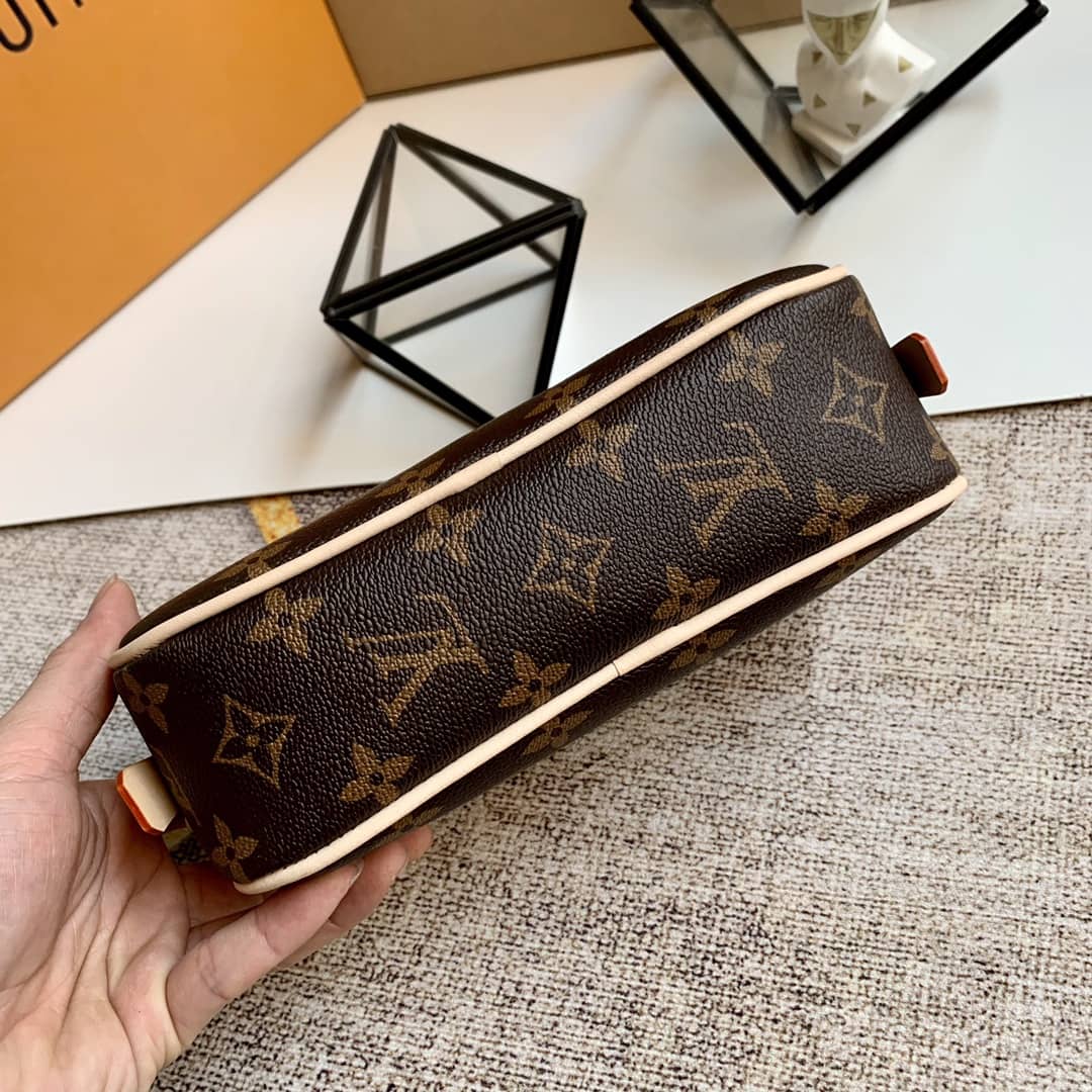 L0vis Vvtt0n Monogram Trousse Toilette Clutch Replica M47522