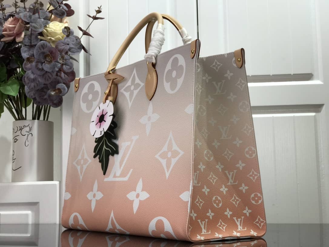 L0vis Vvtt0n OnTheGo Gm By The Pool Tote Replica M57640