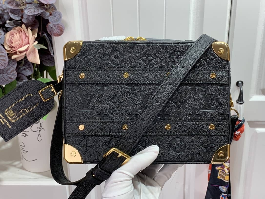 L0vis Vvtt0n X NBA Handle Trunk Ball Grain Leather Replica Crossbody Bag M57971