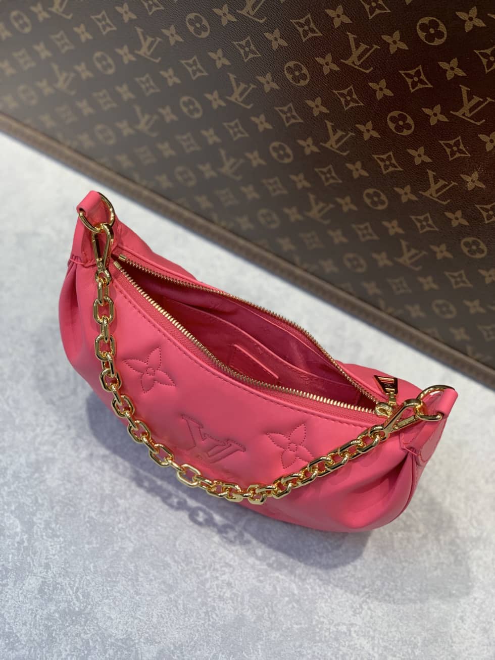 L0vis Vvtt0n Over The Moon Bubblegram Dragon Fruit M59915 Replica Hobo