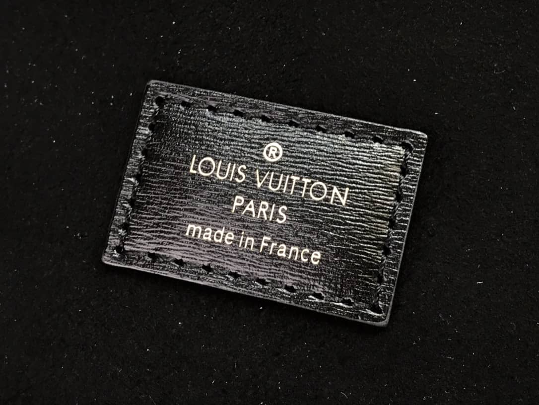 L0vis Vvtt0n Game On Vanity PM Bag Replica M57482