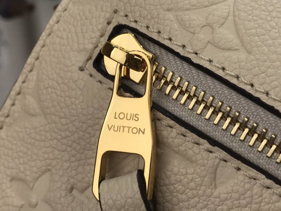 L0vis Vvtt0n Pochette Metis Marine Leather White M44071 Replica Shoulder Bag