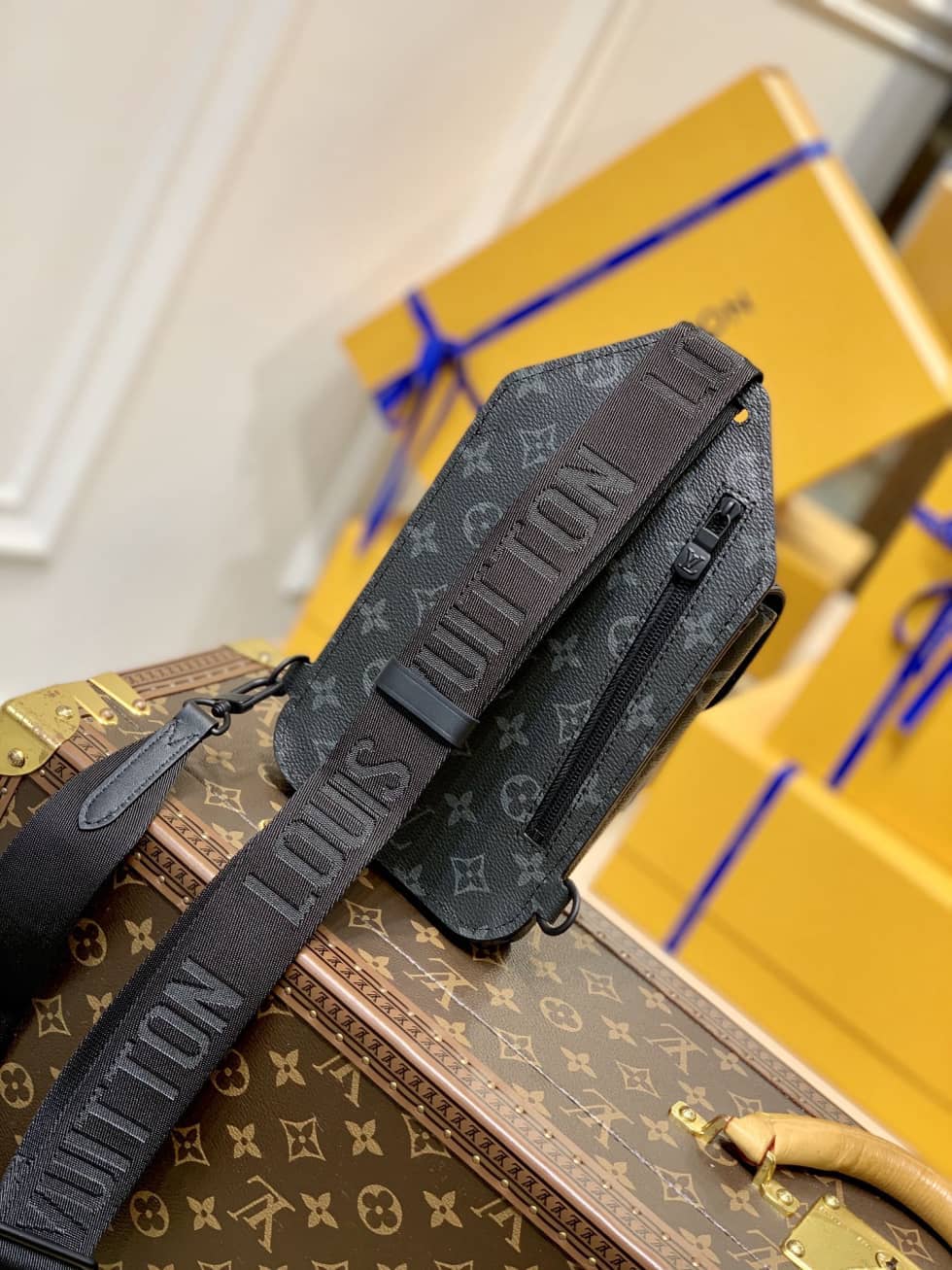 L0vis Vvtt0n Saumur Slingbag Monogram Eclipse M45912 Replica Shoulder Bag