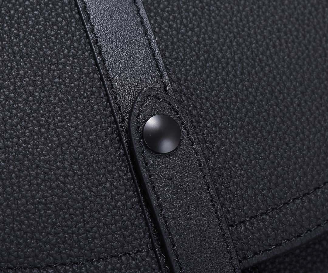 L0vis Vvtt0n Christopher Slim Taurillon Leather Black M58644 Replica Backpack