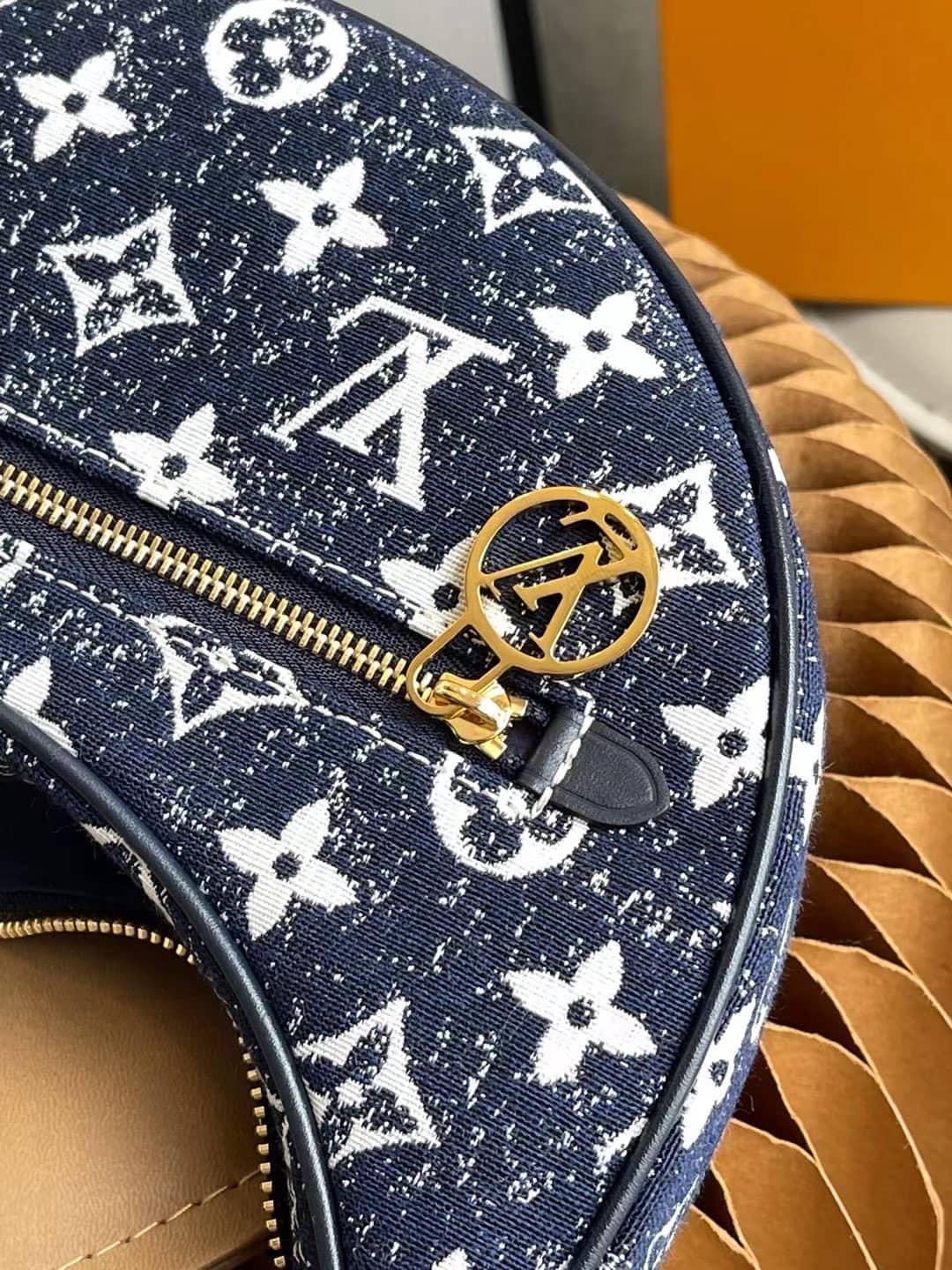 L0vis Vvtt0n Denim Loop Bag Blue M81166 Replica Hobo