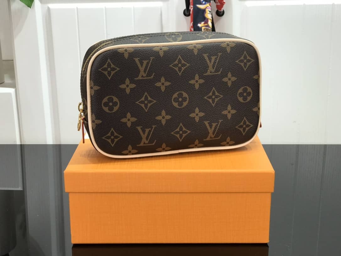 L0vis Vvtt0n Toiletry Trousse Damier Pouch PM Replica N47522