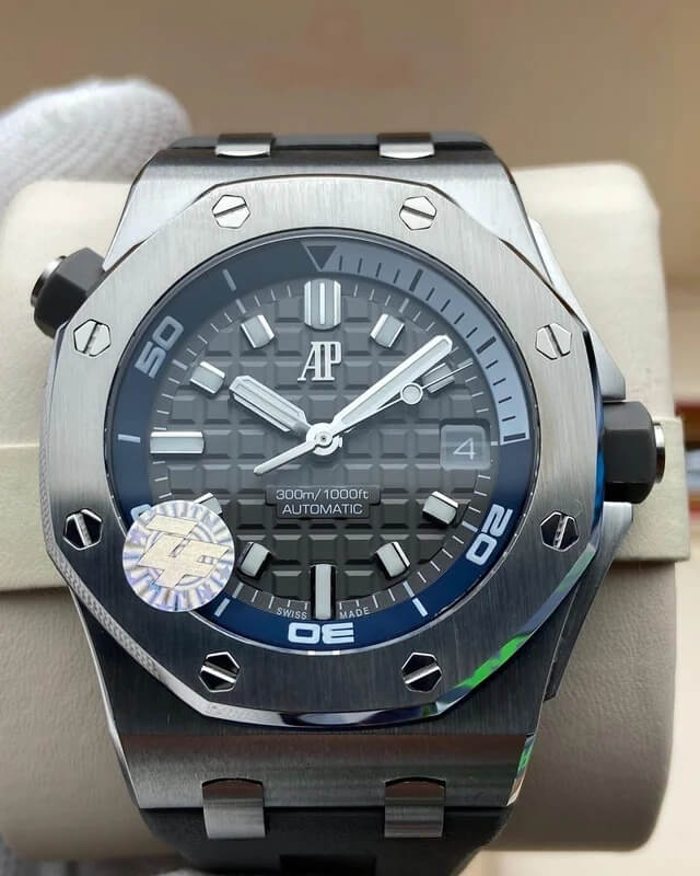 Replica Audemars P1g*et Royal Oak Offshore 15720ST.OO.A009CA.01 1:1 Best Edition ZF Factory Gray Dial