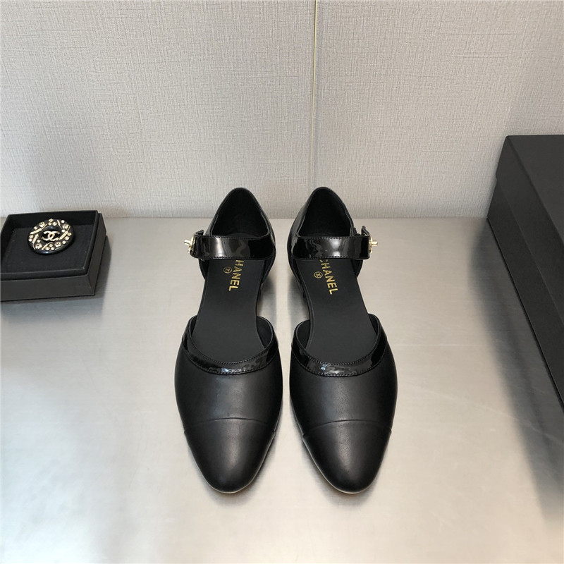 Ch**el flat sandals